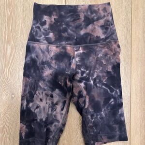 lululemon athletica High-Waist Tie-Dye Bike Shorts in Brown and Black